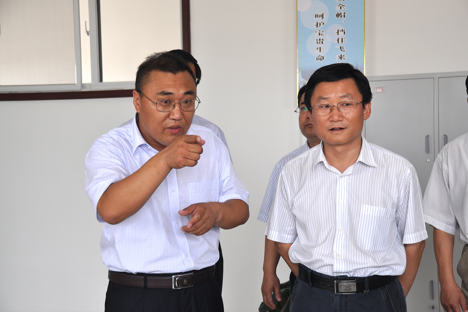 5、原廣饒縣委書記現(xiàn)東營市政法委書記田和友到公司視察指導(dǎo).jpg