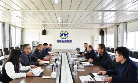農(nóng)高區(qū)黨工委委員、管委會(huì)副主任曹永湖到俊源石油走訪